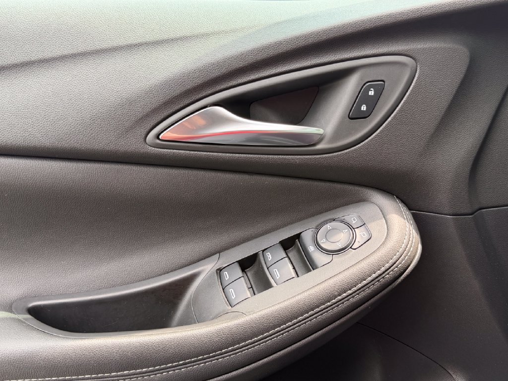 Used 2024 Buick Encore GX Sport Touring FWD image 12