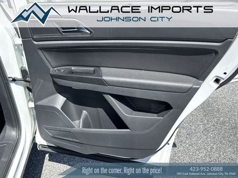 Used 2021 Volkswagen Atlas SE w/ Panoramic Sunroof Package FWD image 38
