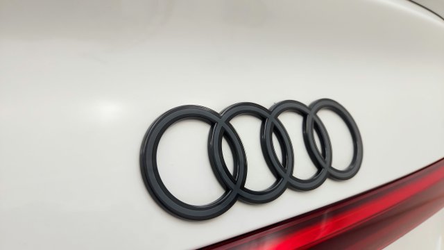 Used 2024 Audi Q8 e-tron Prestige AWD/4WD image 32