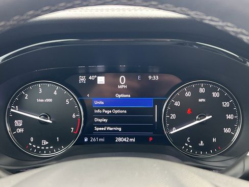 Used 2023 Buick Envision Avenir image 32