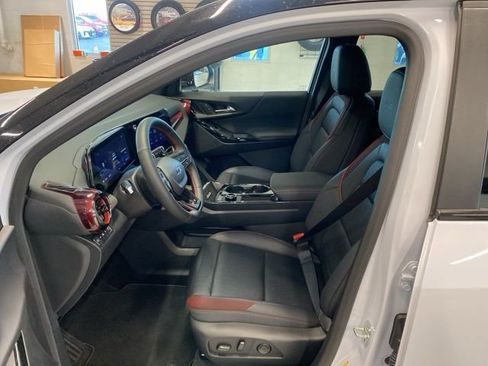 New 2026 Chevrolet Equinox RS w/ Convenience Package III AWD/4WD image 25