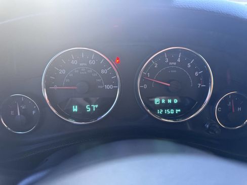 Used 2015 Jeep Wrangler Unlimited Sahara image 27