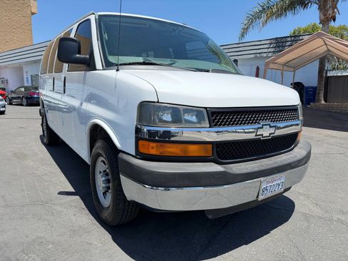 Used 2014 Chevrolet Express 2500 LT w/ LT Preferred Equipment Group RWD image 9