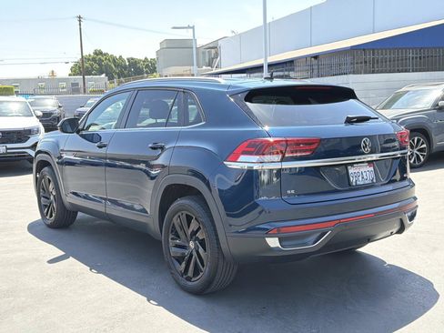 Certified 2022 Volkswagen Atlas Cross Sport SE w/ Black Wheel Package AWD/4WD image 3