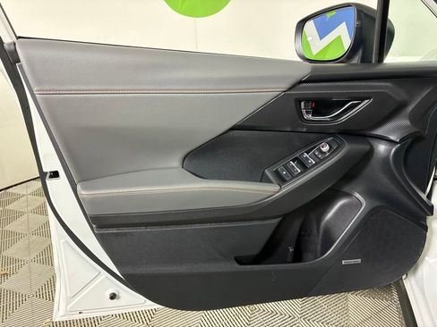 Certified 2025 Subaru Crosstrek 2.5i Limited w/ Crosstrek Mirror Package image 23