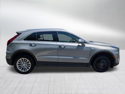 Used 2024 Cadillac XT4 Luxury w/ Cold Weather Package AWD/4WD image 6