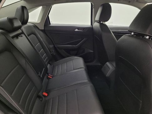 Used 2022 Volkswagen Jetta SE FWD image 19