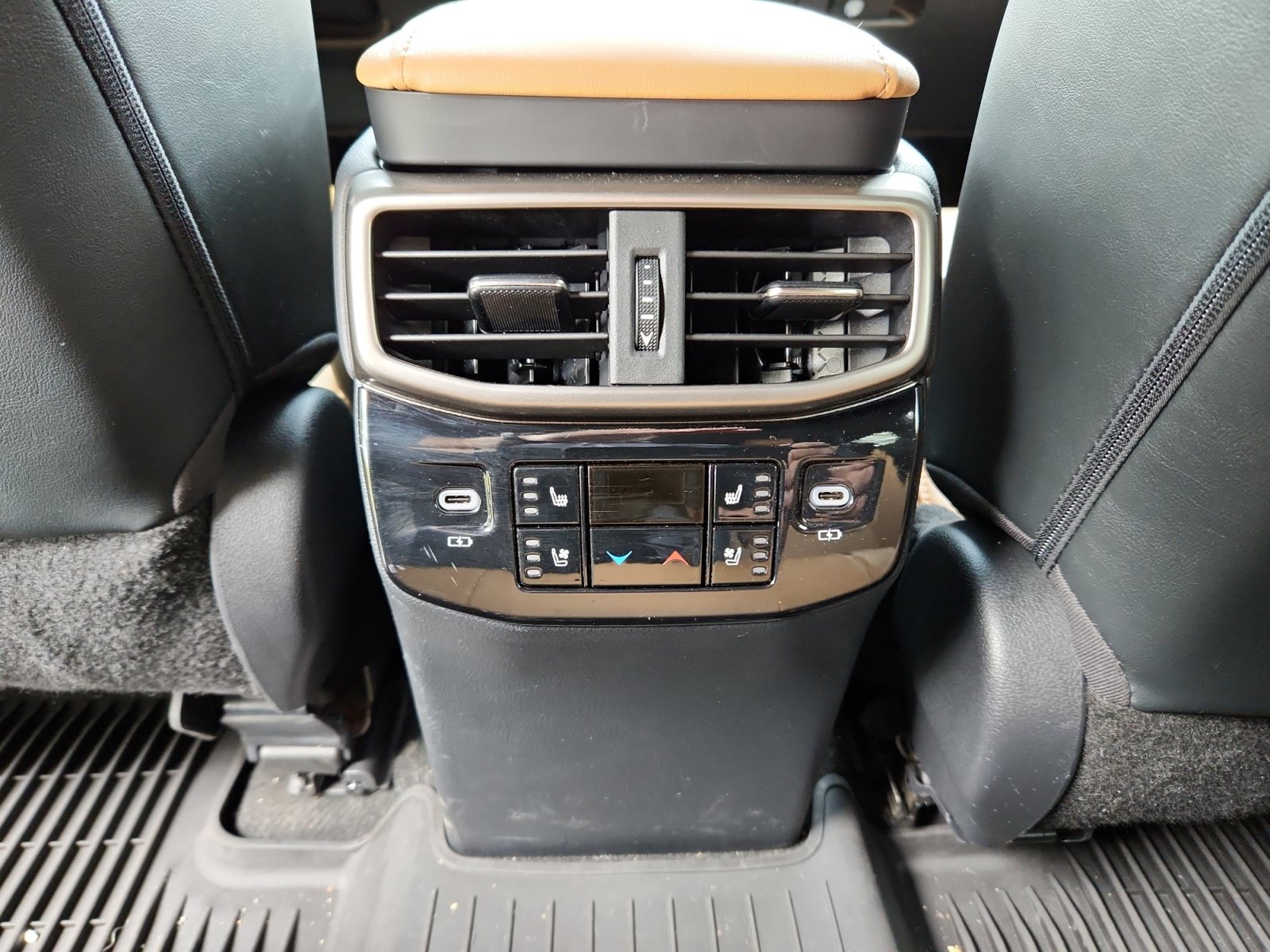 Used 2023 Lexus RX 350 w/ Cold Area Package AWD/4WD image 18