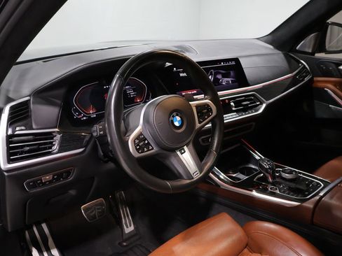 Used 2021 BMW X7 M50i image 16