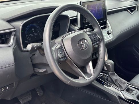 Used 2024 Toyota Corolla Cross XSE w/ Convenience Package image 6