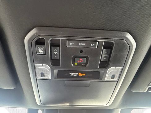 Used 2025 Toyota Tundra Limited AWD/4WD image 21
