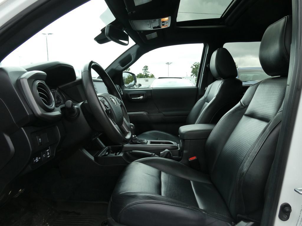 Used 2023 Toyota Tacoma TRD Sport w/ TRD Premium Sport Package AWD/4WD image 23