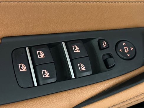 Used 2023 BMW 530i 530i w/ Convenience Package image 13