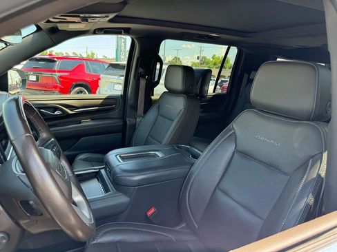 Used 2023 GMC Yukon XL Denali w/ Denali Reserve Package AWD/4WD image 8