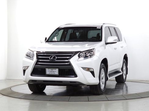 Used 2014 Lexus GX 460 image 3