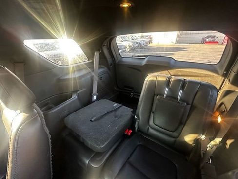 Used 2015 Ford Explorer XLT w/ Equipment Group 202A image 13