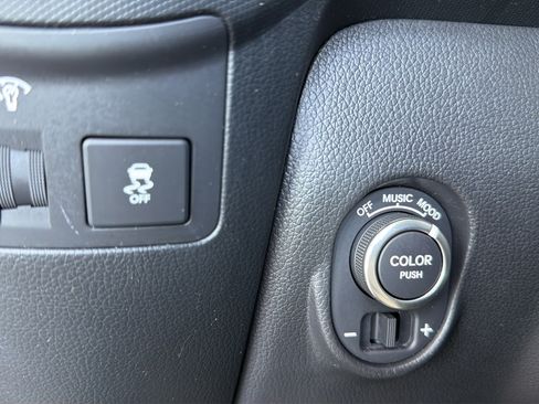 Used 2013 Kia Soul + w/ Audio Pkg FWD image 19