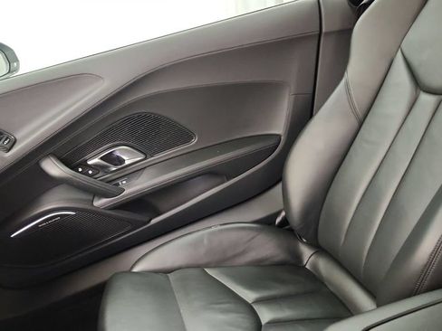 Used 2018 Audi R8 V10 RWD image 25