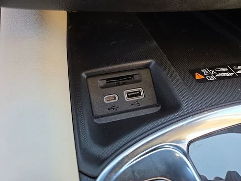 Used 2023 Buick Enclave Essence w/ Experience Buick Package image 28