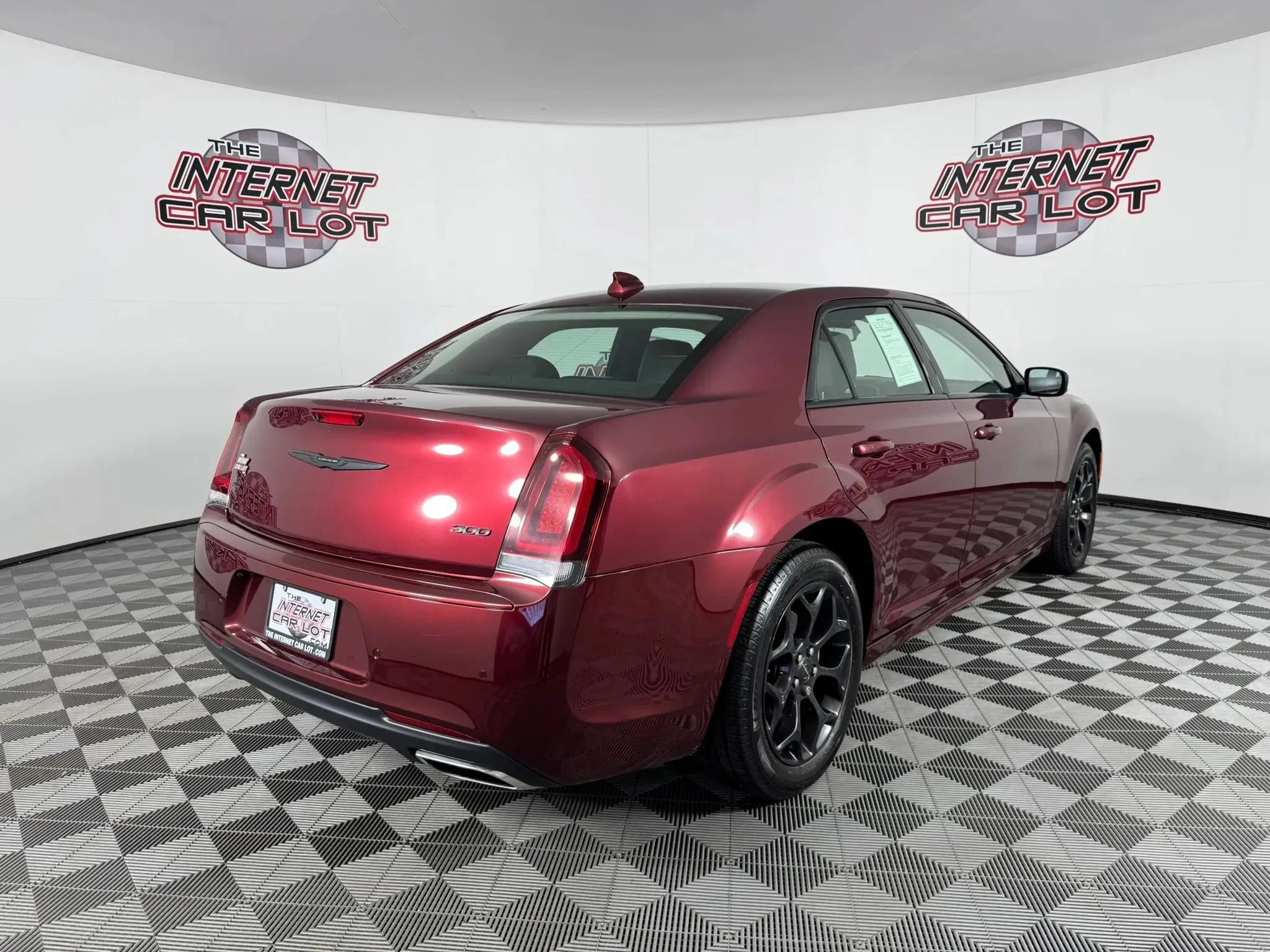 Used 2023 Chrysler 300 Touring L w/ Comfort Group AWD/4WD image 7