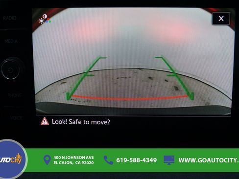 Used 2025 Volkswagen Jetta SE FWD image 11