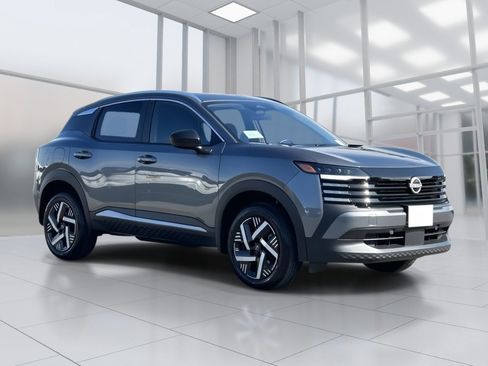 New 2026 Nissan Kicks SV image 5