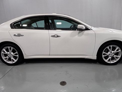 Used 2012 Nissan Maxima 3.5 SV w/ Premium Pkg FWD image 4