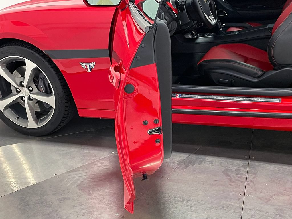Used 2015 Chevrolet Camaro SS w/ Commemorative Special Edition RWD image 73