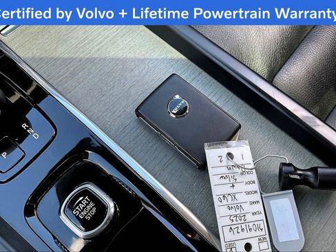 Used 2025 Volvo XC60 B5 Plus image 13