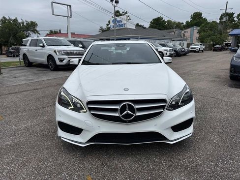 Used 2016 Mercedes-Benz E 400 Sedan image 2