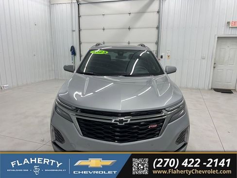 Used 2023 Chevrolet Equinox RS w/ LPO, Floor Liner Package FWD image 7