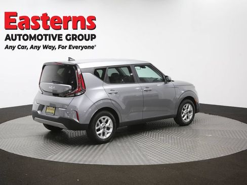 Used 2025 Kia Soul LX w/ LX Technology Package FWD image 41