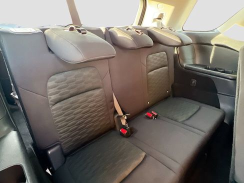 Used 2024 Nissan Pathfinder SV image 26