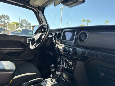 Used 2022 Jeep Wrangler Unlimited Sport image 20