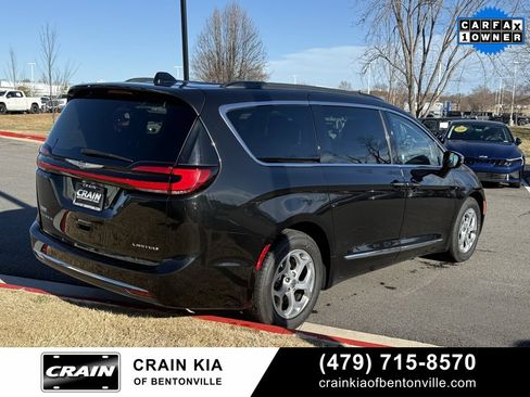 Used 2023 Chrysler Pacifica Limited image 8