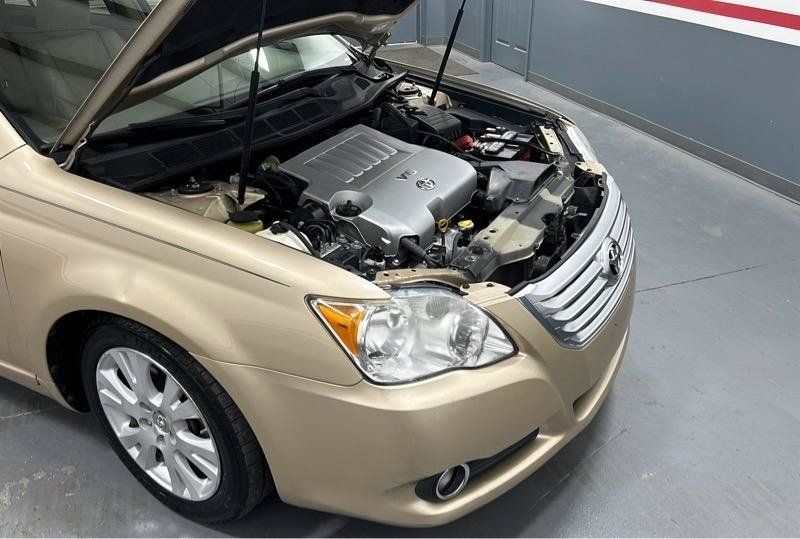 Used 2010 Toyota Avalon XL FWD image 17