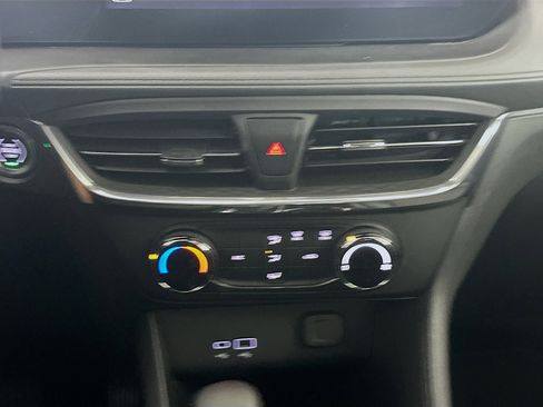 Used 2025 Buick Encore GX Preferred image 24