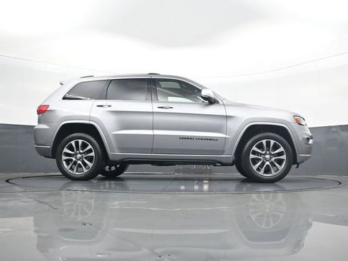 Used 2018 Jeep Grand Cherokee Overland AWD/4WD image 24