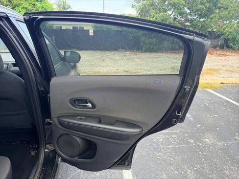 Used 2021 Honda HR-V Sport image 17