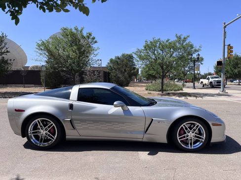 Used 2006 Chevrolet Corvette Z06 w/ Preferred Equipment Group RWD image 11