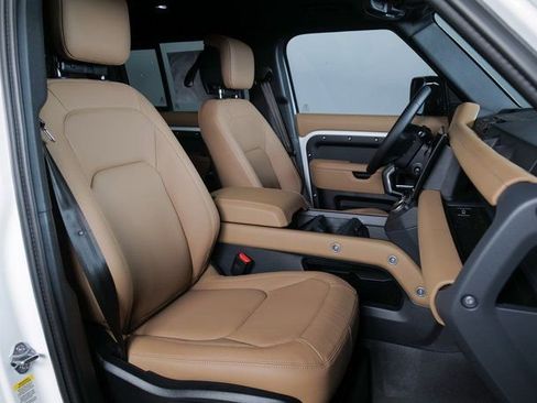 New 2026 Land Rover Defender 110 X-Dynamic SE image 3