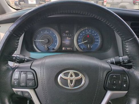 Used 2017 Toyota Sienna XLE w/ XLE Navigation Package AWD/4WD image 34