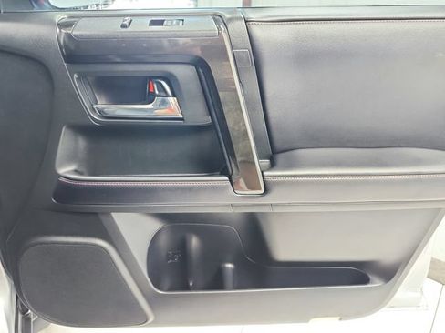 Used 2019 Toyota 4Runner TRD Off-Road Premium AWD/4WD image 40