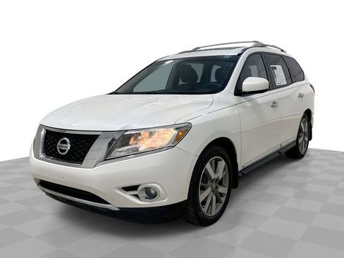 Used 2016 Nissan Pathfinder Platinum image 1