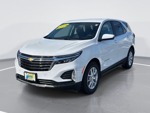 Used 2023 Chevrolet Equinox LT image 3