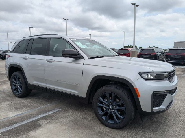 New 2026 Jeep Grand Cherokee Limited AWD/4WD image 2