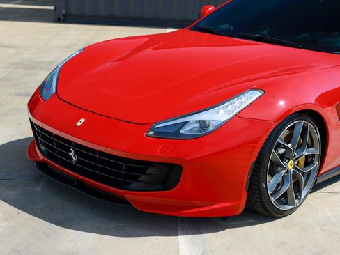 Used 2019 Ferrari GTC4Lusso T image 40
