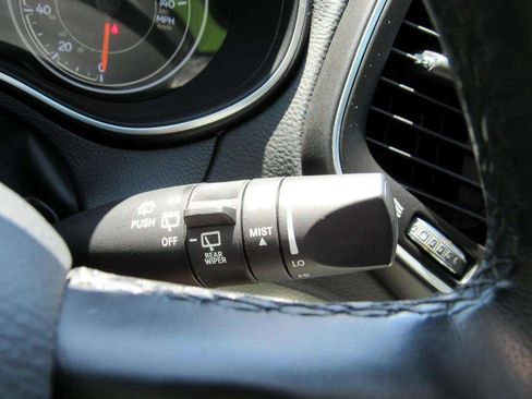 Used 2020 Jeep Cherokee Latitude Plus w/ Comfort/Convenience Group image 24