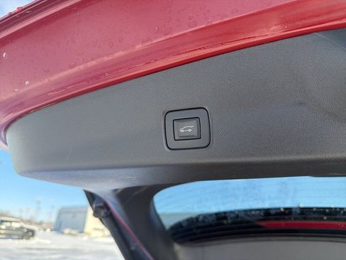 Used 2023 Chevrolet TrailBlazer RS w/ Sun and Liftgate Package image 16