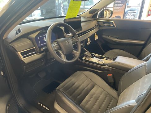 New 2026 Mitsubishi Outlander SE AWD/4WD image 15